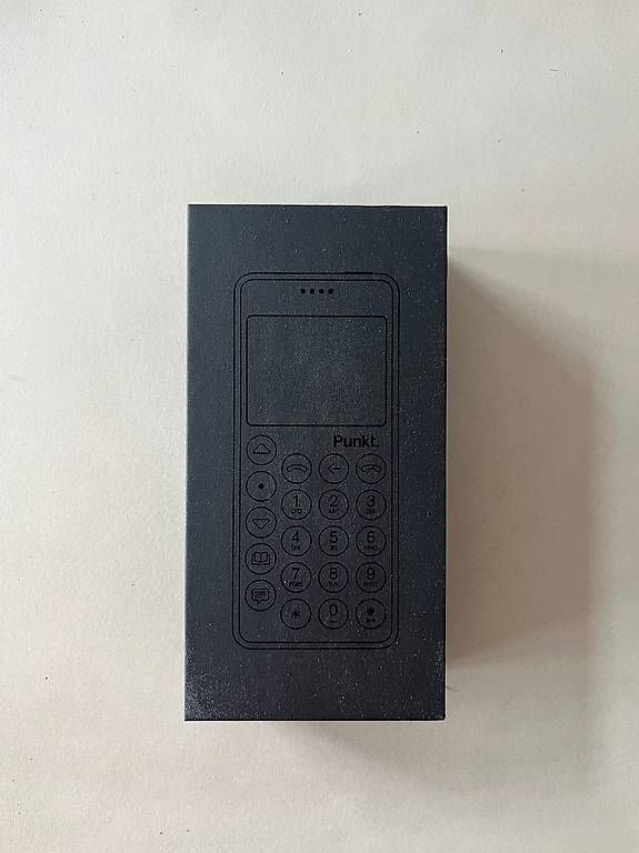 Punkt. Handys / Smartphones: Téléphone Punkt MP02 – Neu und originalverpackt aus Lausanne von SimonDurand 2