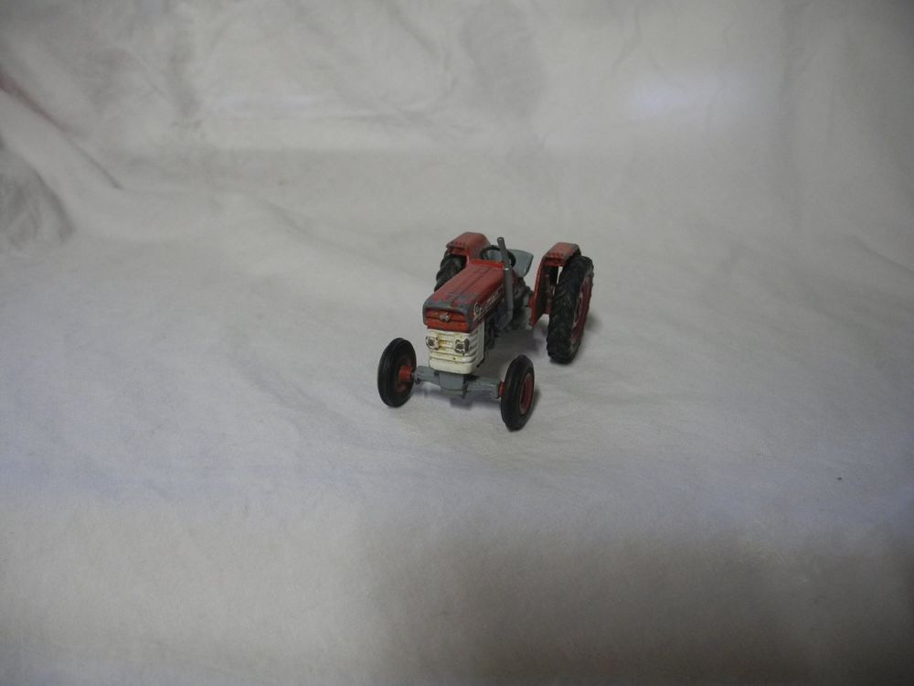 Miniature Tracteur Massey Ferguson CORGI Juniors - Échelle 1:87, Métal, Occasion