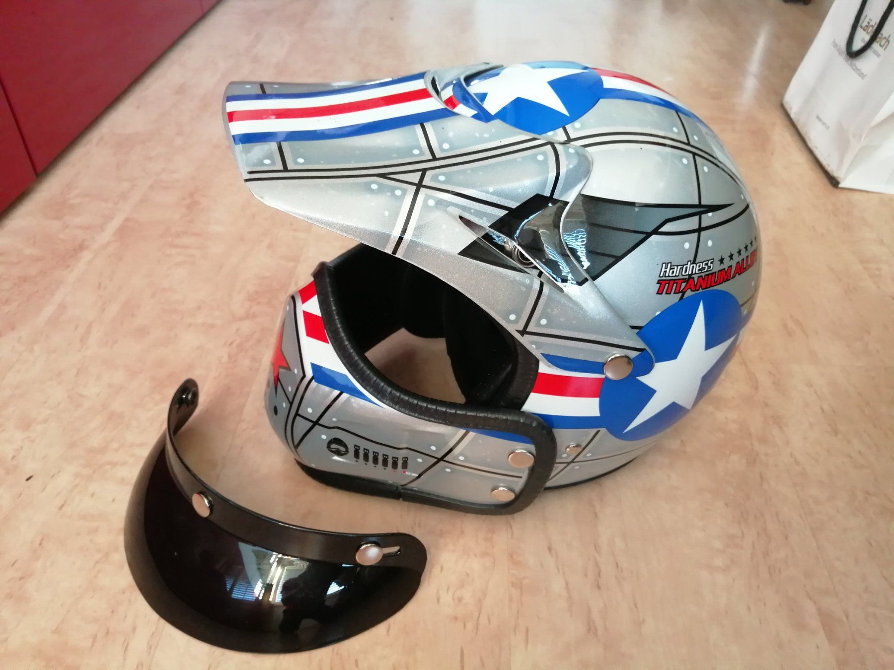Caschi & visiere: Helm USA-Design Grösse XL – Nuovo (secondo la descrizione) da Wildegg venduto da Enginev8
