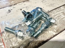 Radschrauben 60° Kegelbund SW17 Gewindelänge 35mm 8x M12x1,5