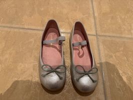 Pretty Ballerinas, 31