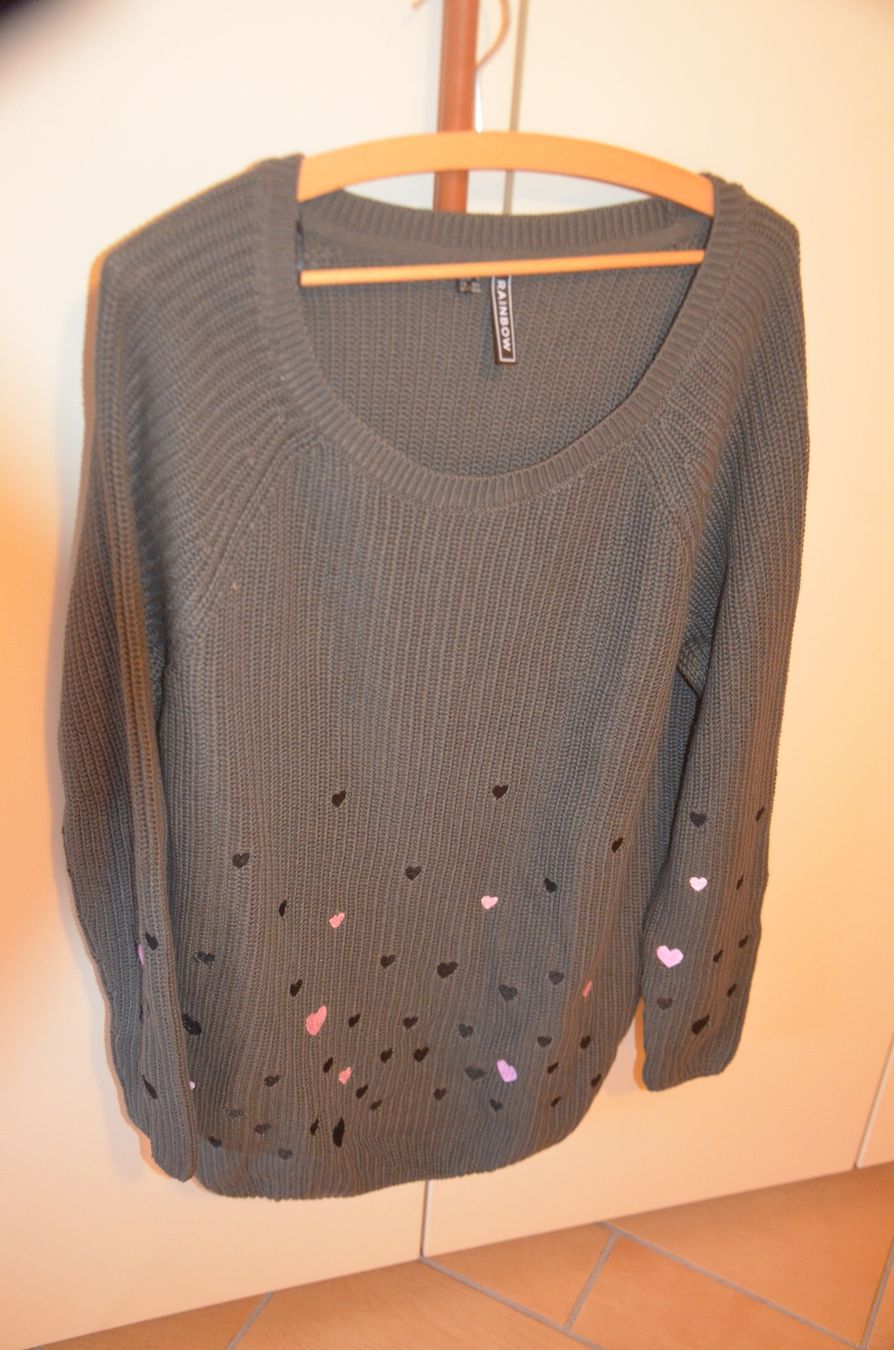 Maglioni & Felpe: TAILLE 48-50 - PULLOVER NEU MIT HERZ – Nuovo e nell'imballaggio originale da Chiasso venduto da Dolly015