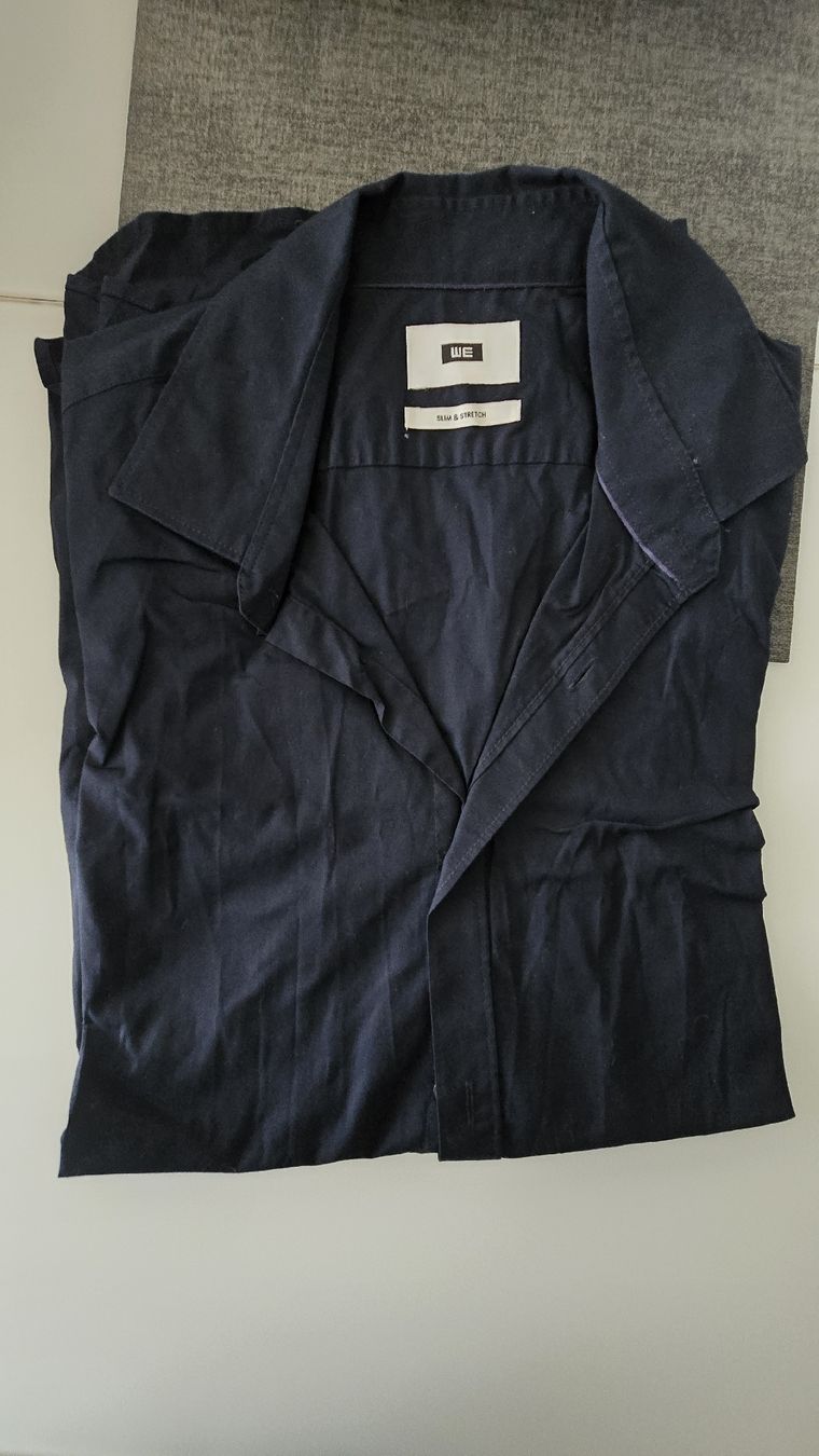 Lacoste Kleiderpakete: 2 blouses homme – Gebraucht aus Düdingen von Ayatola