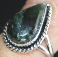 Ring L-3871 – Seraphinit – Verstellbar