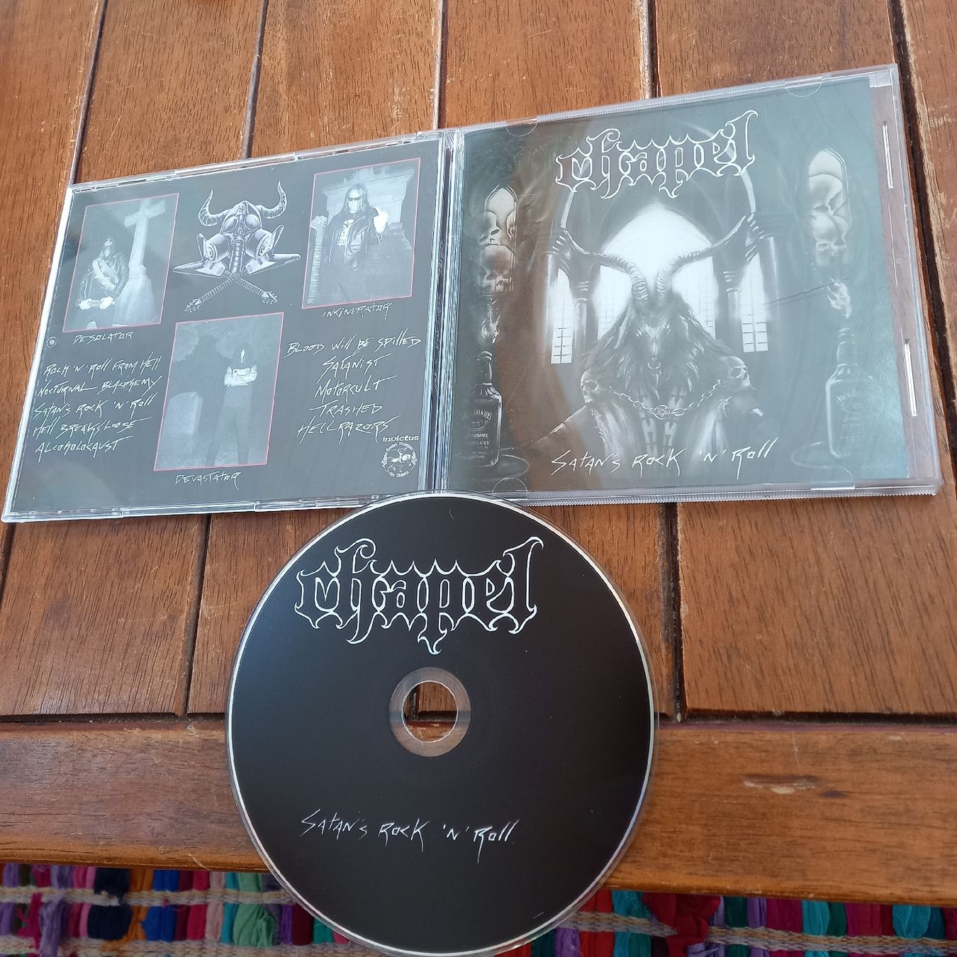 CD: chapel- Satan... – Usato da St-Cergue venduto da VeganWarrior