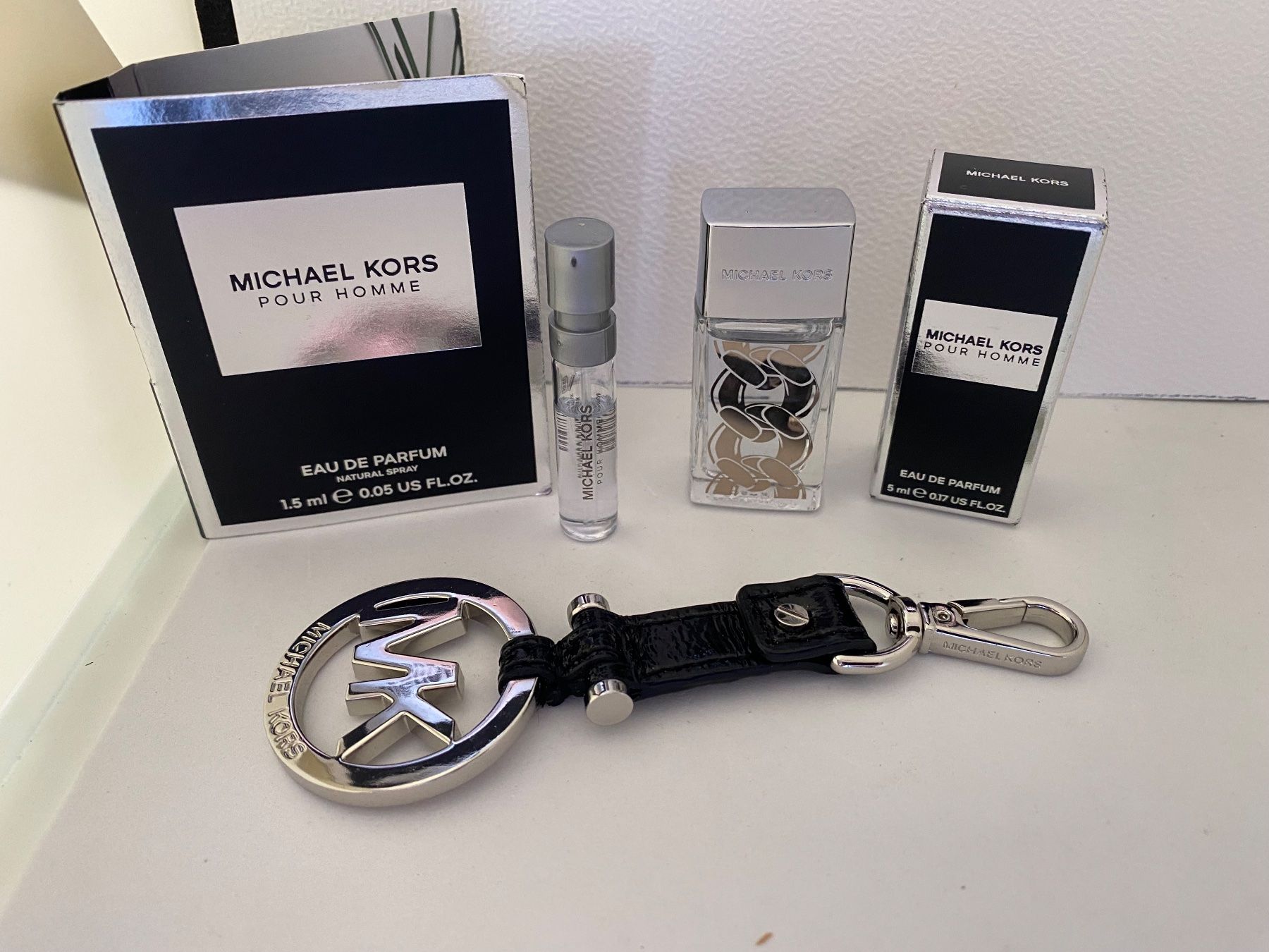 Michael Kors Profumi & Eau de Toilette: Miniatures et porte-clés Michael Kors – Nuovo e nell'imballaggio originale da Bouveret venduto da wes_7zll