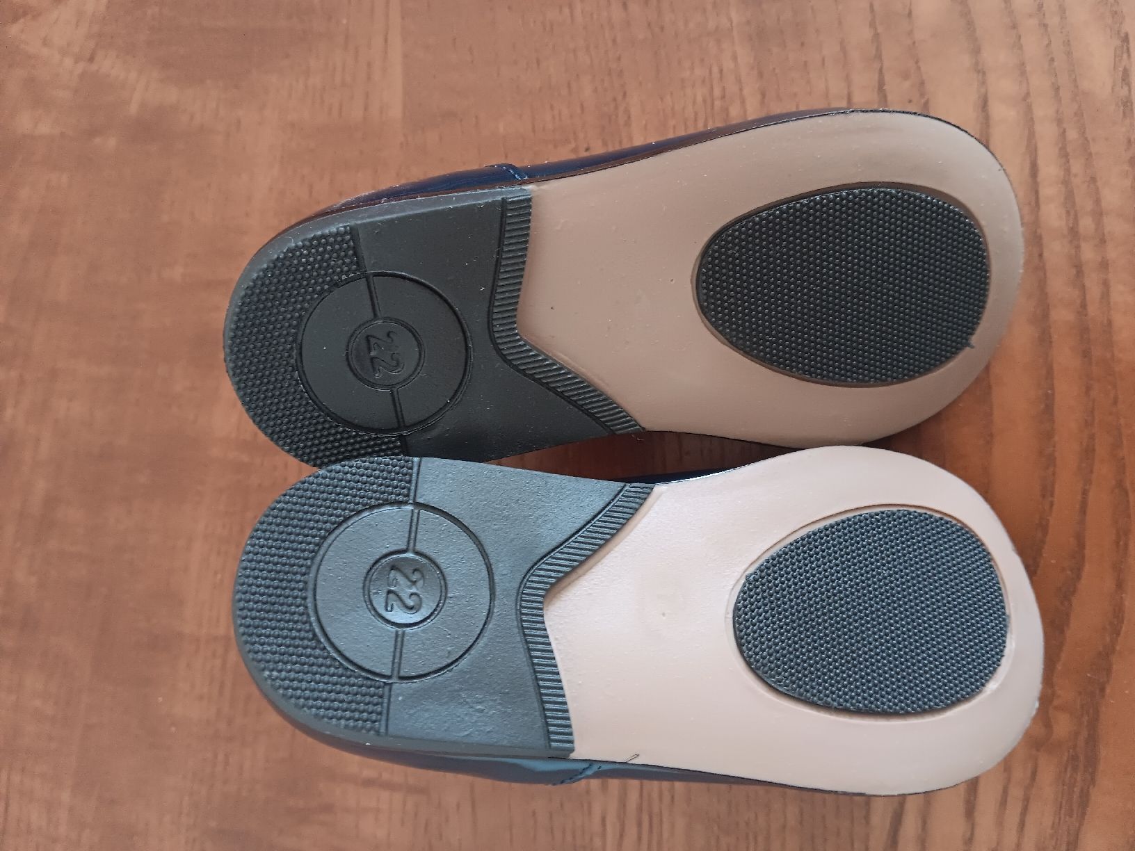 Scarpe per ragazzi: Bopy chaussures enfant vernies taille 22 – Usato da Lausanne venduto da Grabock 4