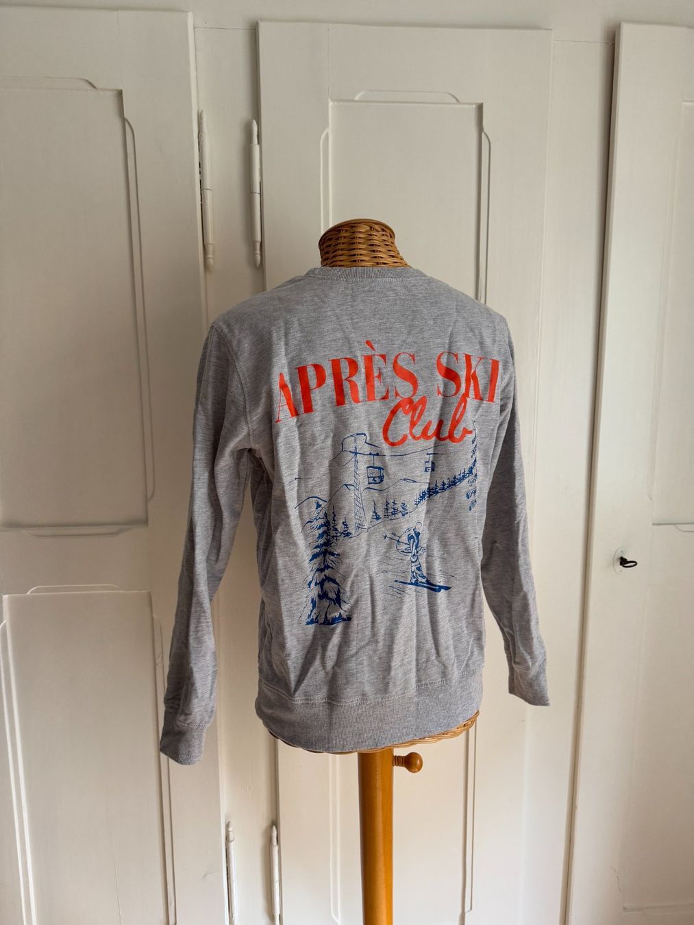 Maglioni & Felpe: Après Ski Club Langarmshirt hellgrau S – Usato da Zürich venduto da Diazaio 2