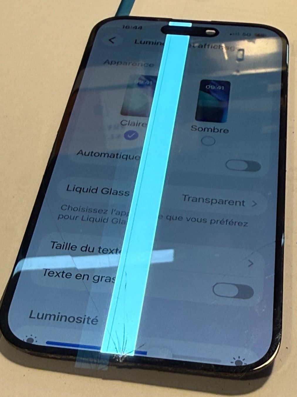 Apple Handys / Smartphones: Écran original iPhone 15 partiellement abîmé – Defekt aus Morges von DA-repa 2