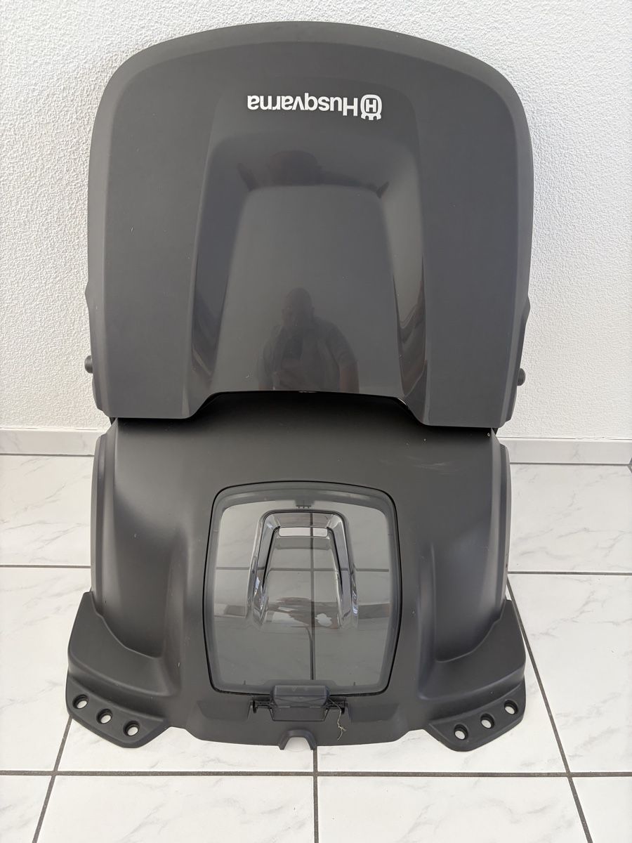 Husqvarna Tagliaerba: Husqvarna Abdeckhaube - Top Zustand – Usato da Arnegg venduto da Locher8 6