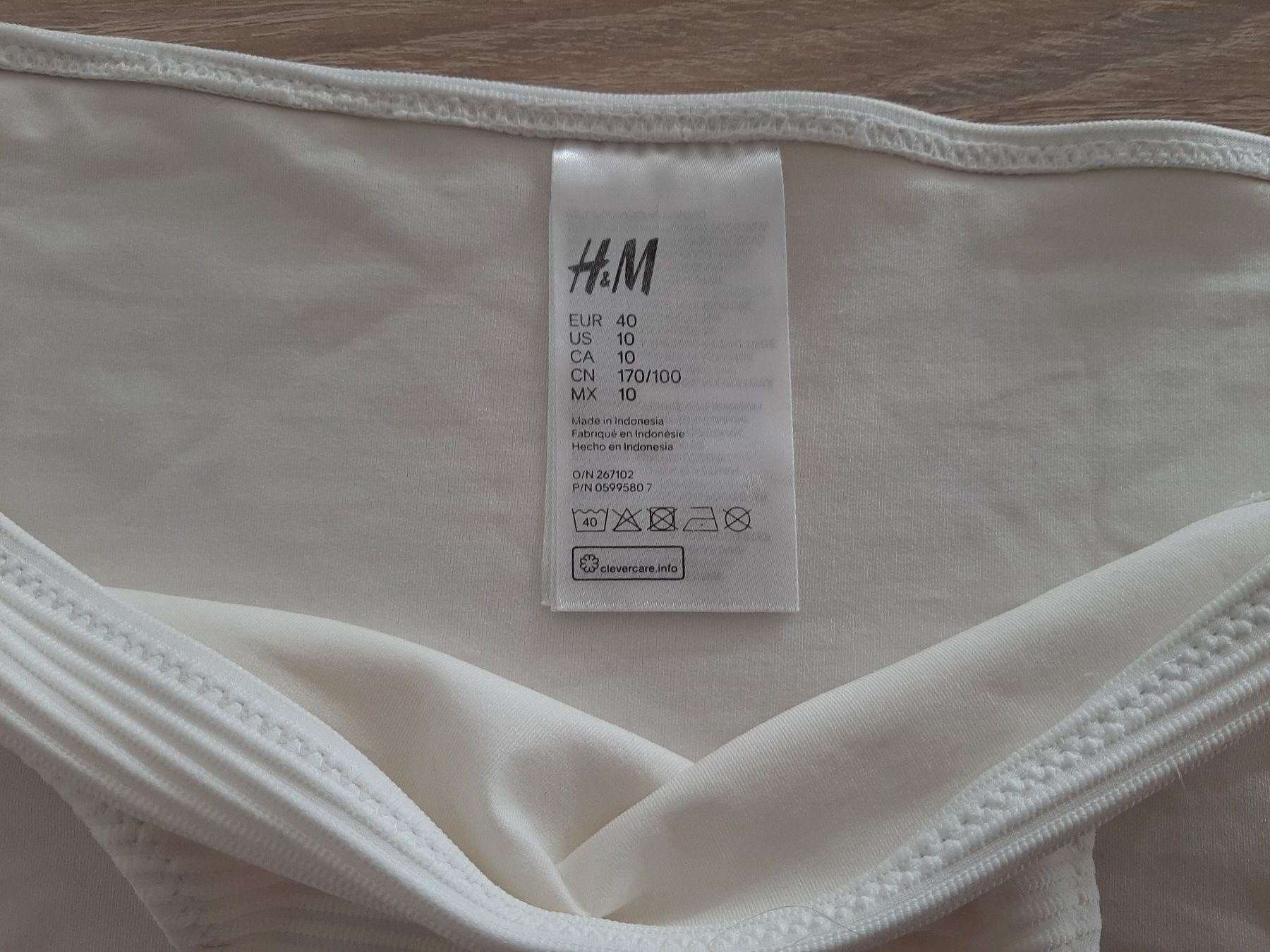 H&M Costumi da bagno & Bikini: Bikini-Hose weiss Gr. 40 – Usato da Menziken venduto da Rien1 2
