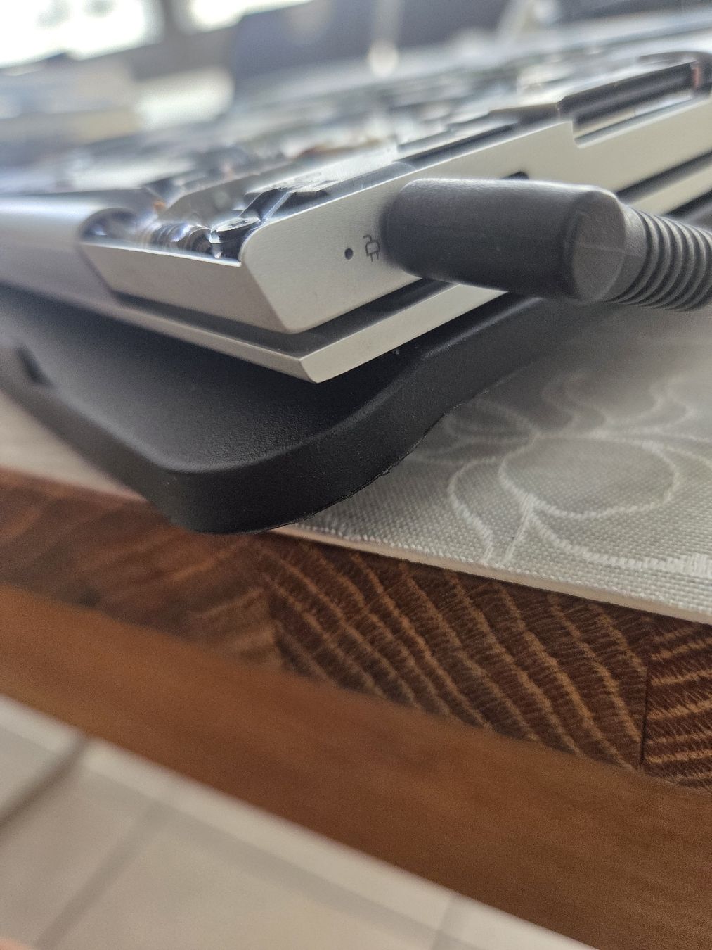 Hewlett Packard Notebook: HP Elitebook 840 g6  – Difettoso da Fribourg venduto da fairtrade1957 5