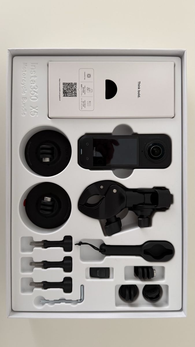 Insta360 Action Cam: Insta360 X5 Motorcycle Bundle – Usato da Forch venduto da Kimurasamurai