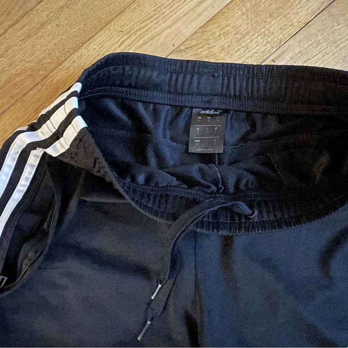 Adidas Pantaloni: Adidas Track Pants Size S – Usato da Kriens venduto da tiy_wxz5 3