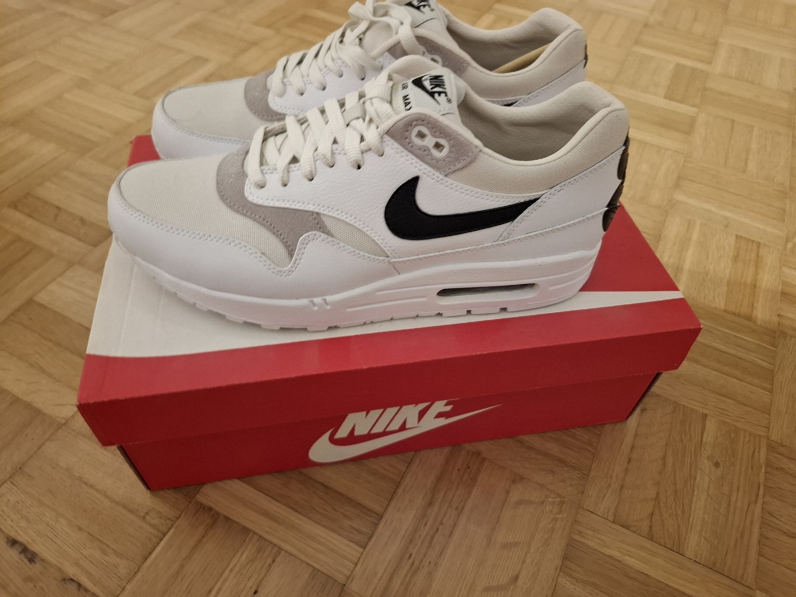 Nike Herrenschuhe: Nike Air Max 1 '87 Light Iron Ore – Neu und originalverpackt aus sissach von maa_57j5