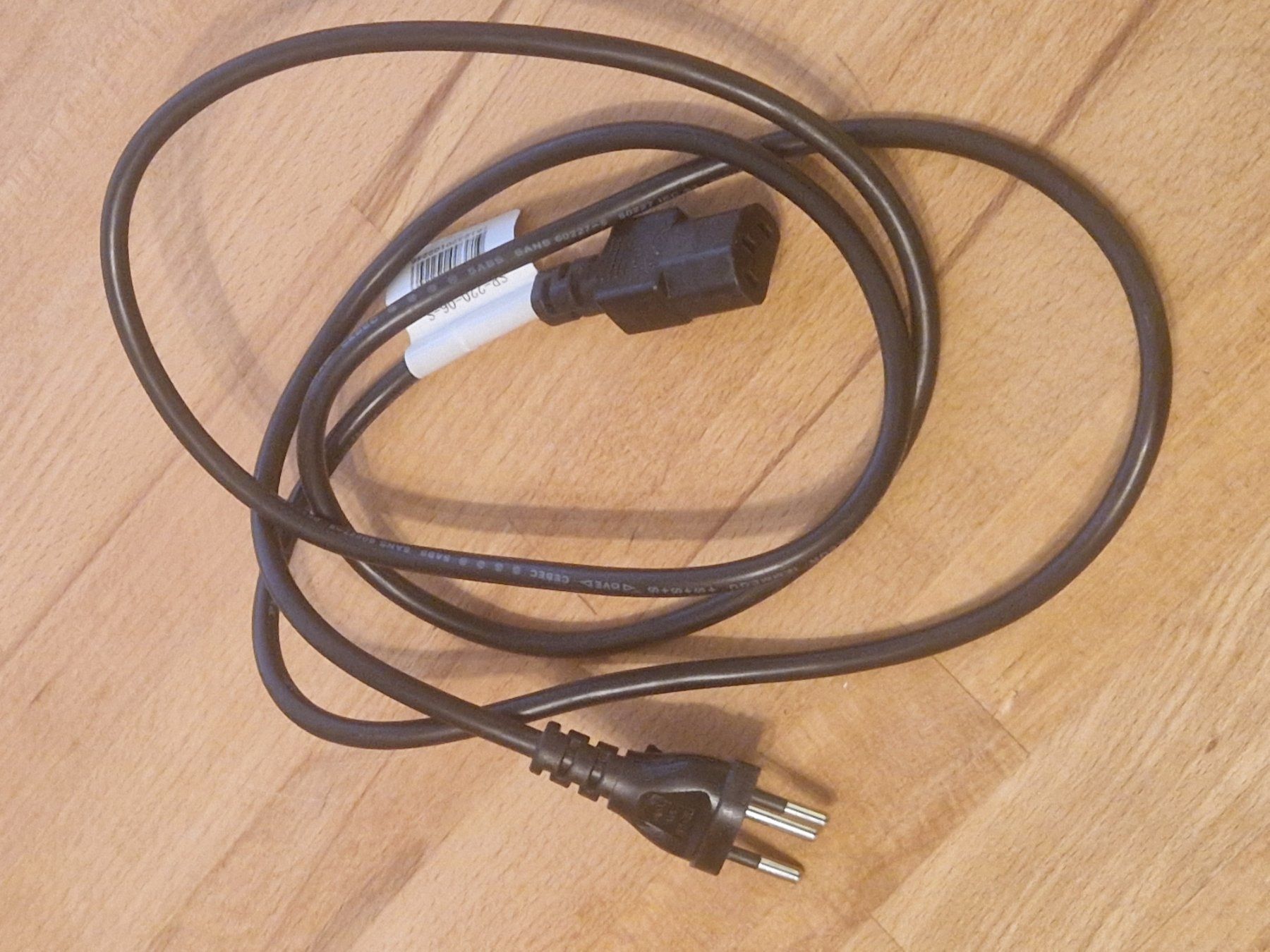Cavi: Netzkabel Typ 12 / C13 neuwertig occasion – Usato da Dozwil venduto da cmurbach