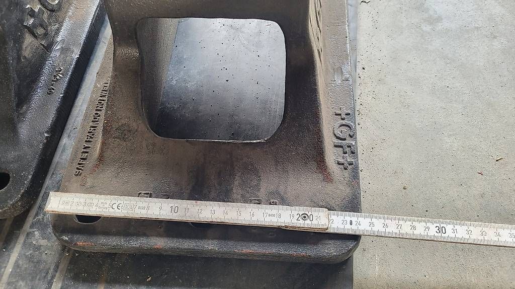 Ferramenta: Laschen aus Metall  – Usato da Kerns venduto da avr75 1