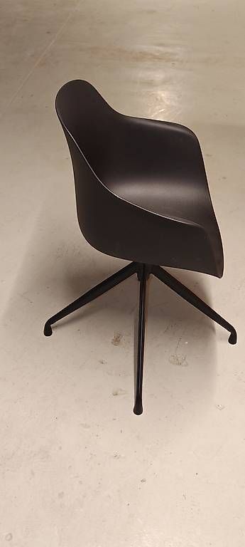 La Redoute : Chaise disign architecturale valeur 200 chf – Usato da Lucens venduto da smi_rp8s 3