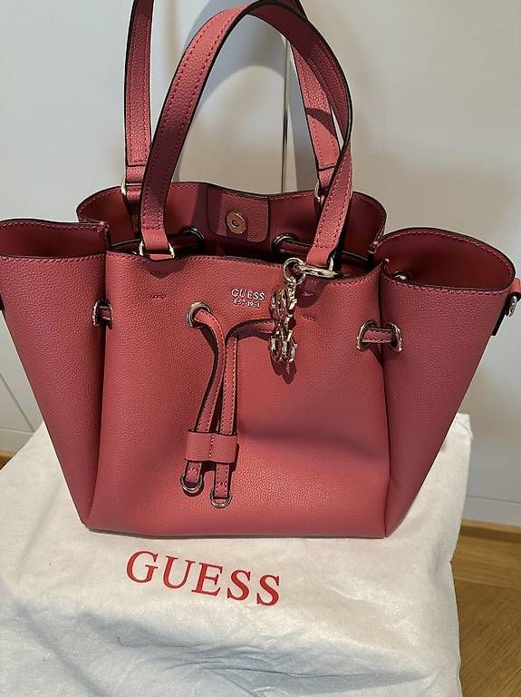 Borse da donna: Guess Bucket Bag - neu & unbenutzt – Usato da Emmenbrücke venduto da tha_8vtq