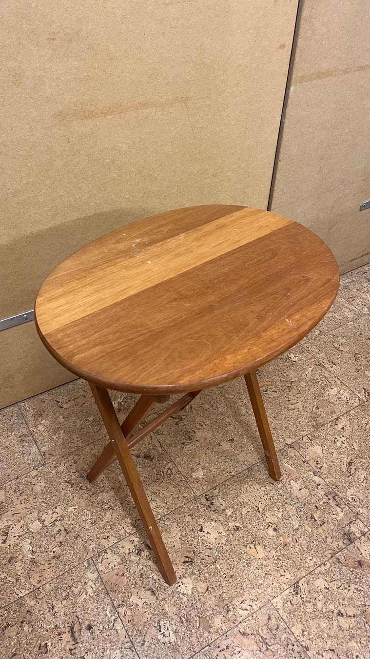 Tavoli: Table d’appoint pliante – Usato da Bevaix venduto da Yves2046 2