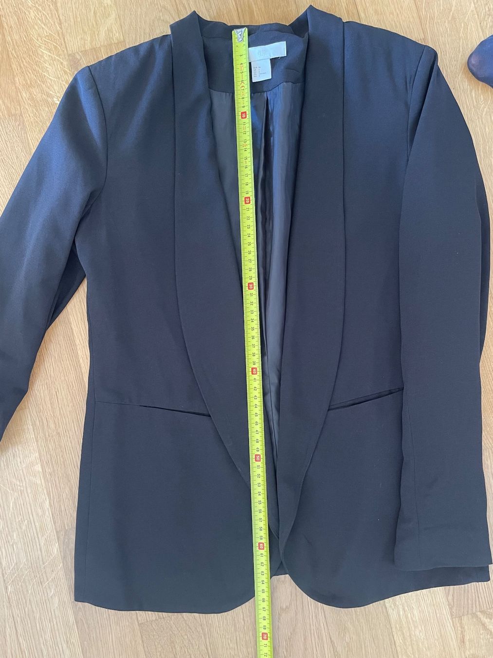 H&M Vestes: Schwarzer Blazer H&M – D'occasion à Zürich par Keks18 3