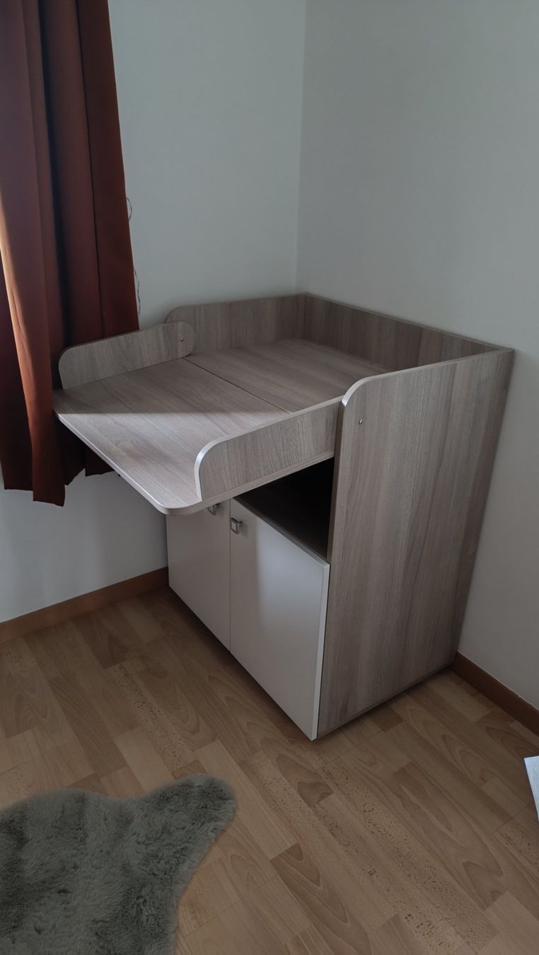 Tables à langer & accessoires: Wickelkommode – D'occasion à Dübendorf par cla_8kff