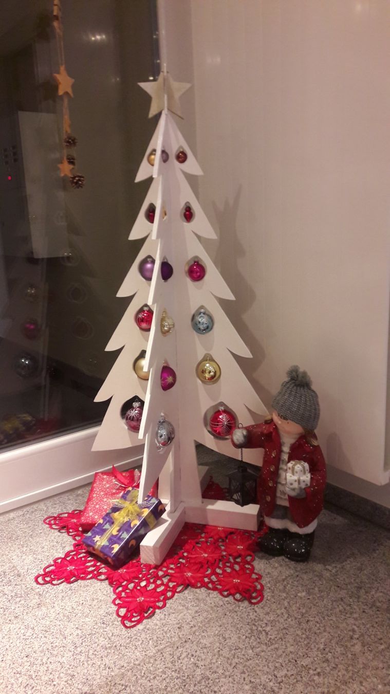 Tutte le decorazioni: Tannenbaum aus Holz – Usato da Ennetmoos venduto da Kimlee