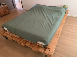 Bett mit Paletten