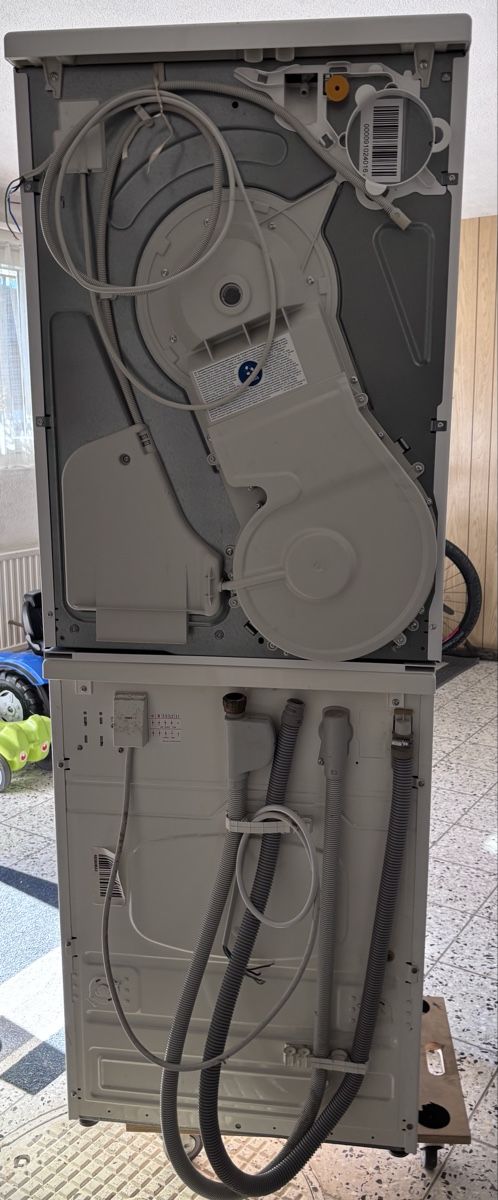 Miele Lavatrici: Miele Waschturm Set – Usato da Aesch LU venduto da thomasmueller 1