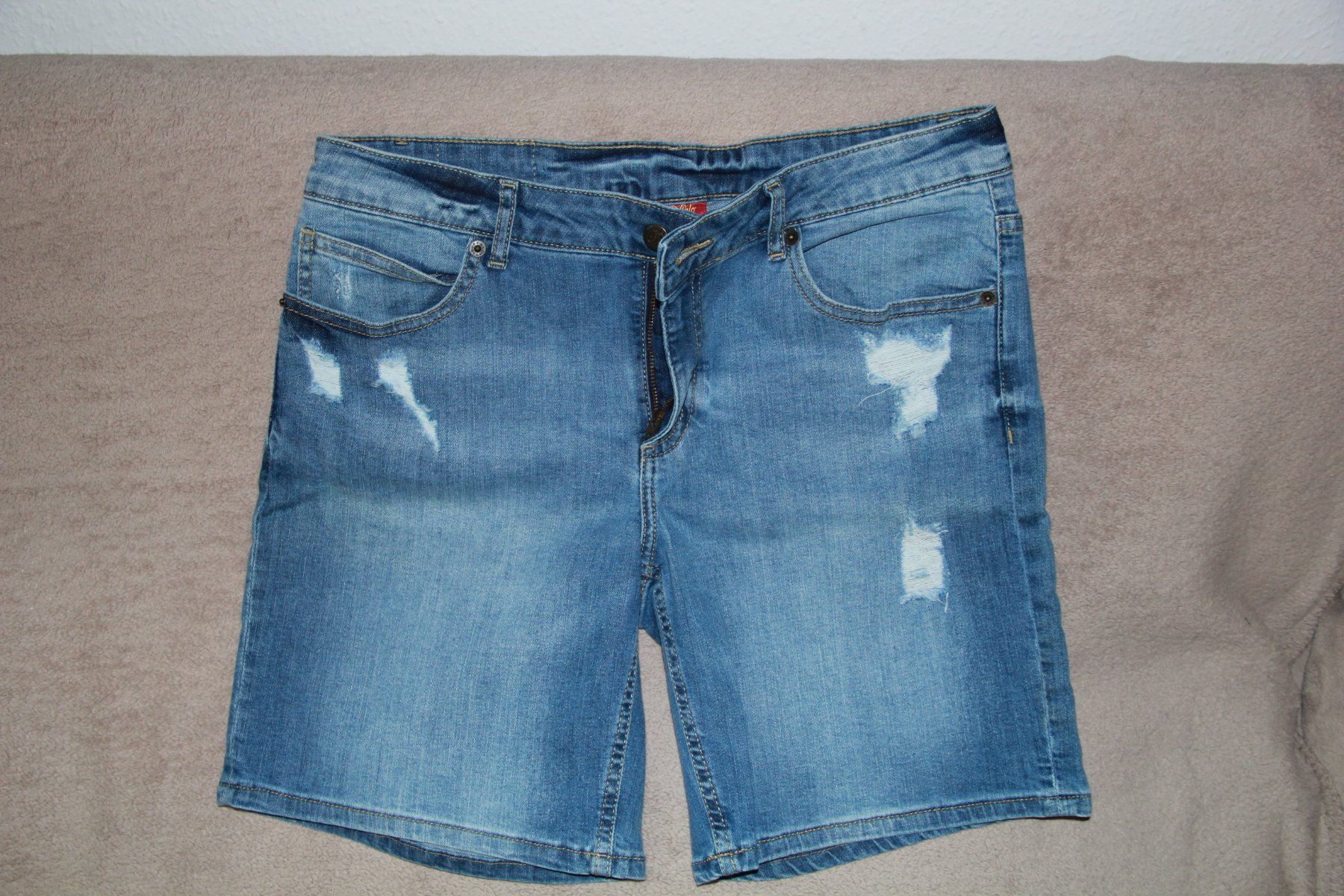 Buffalo Jeans: Short en jeans Buffalo – Gebraucht aus satigny von cara68