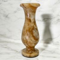 Vase en onyx sculpté à la main. Italie
