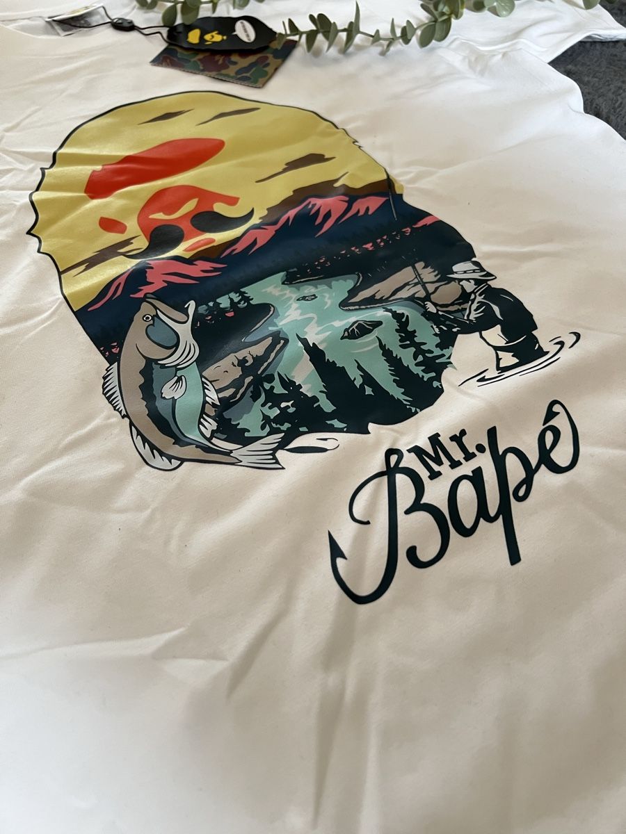 Bape T-shirt: Bathing Ape (BAPE) Mr. Bape Graphic Tee - Size Medium – Nuovo e nell'imballaggio originale da Appenzell Steinegg venduto da Cari-Belle 2