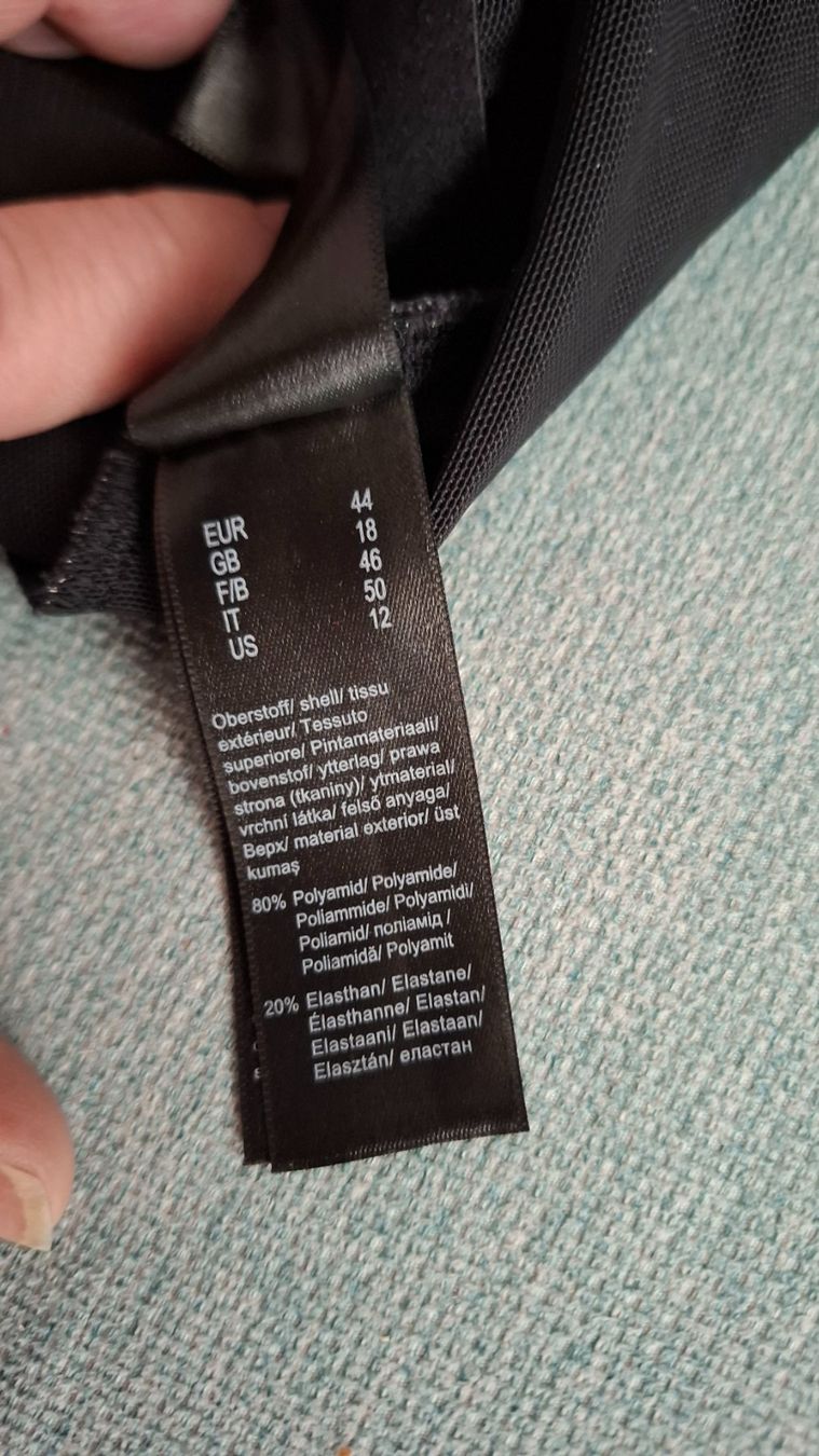 Costumi da bagno & Bikini: Badeanzug Grösse 44 mit Rock – Usato da Luzern venduto da Anny13 3