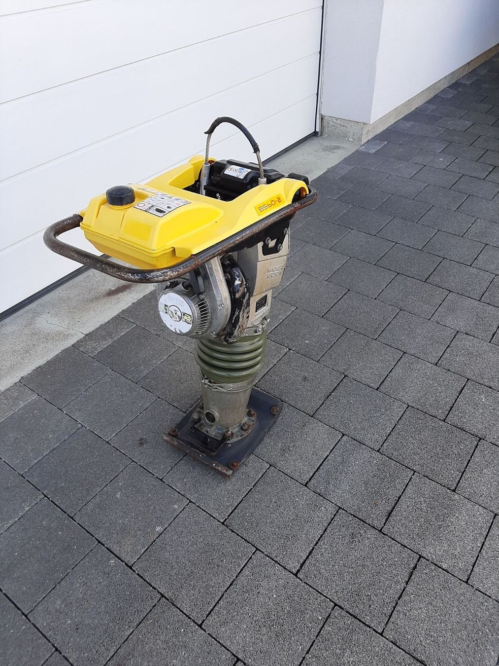 Wacker Neuson Tutte le macchine: Grabenstampfer Rammer Wacker Neuson – Usato da Rain venduto da Kleinmoto
