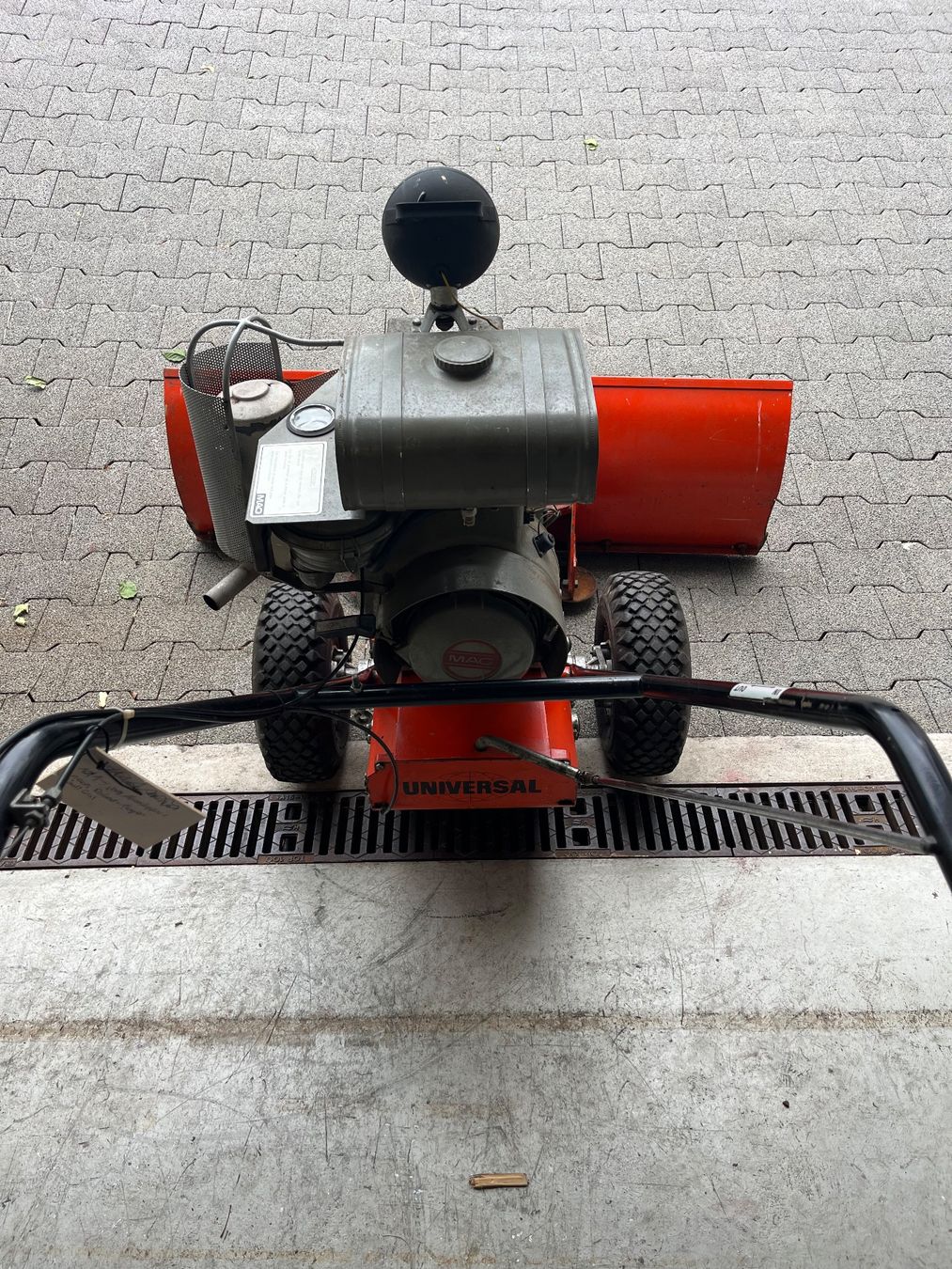 Sgombero neve: Schneepflug Universal mit MAG 1040 – Usato da Schänis venduto da Trojan10 1
