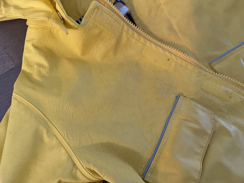 Jacken & Mäntel: Regenjacke 98/104 – Gebraucht aus Luzern von cam_f7qx 3