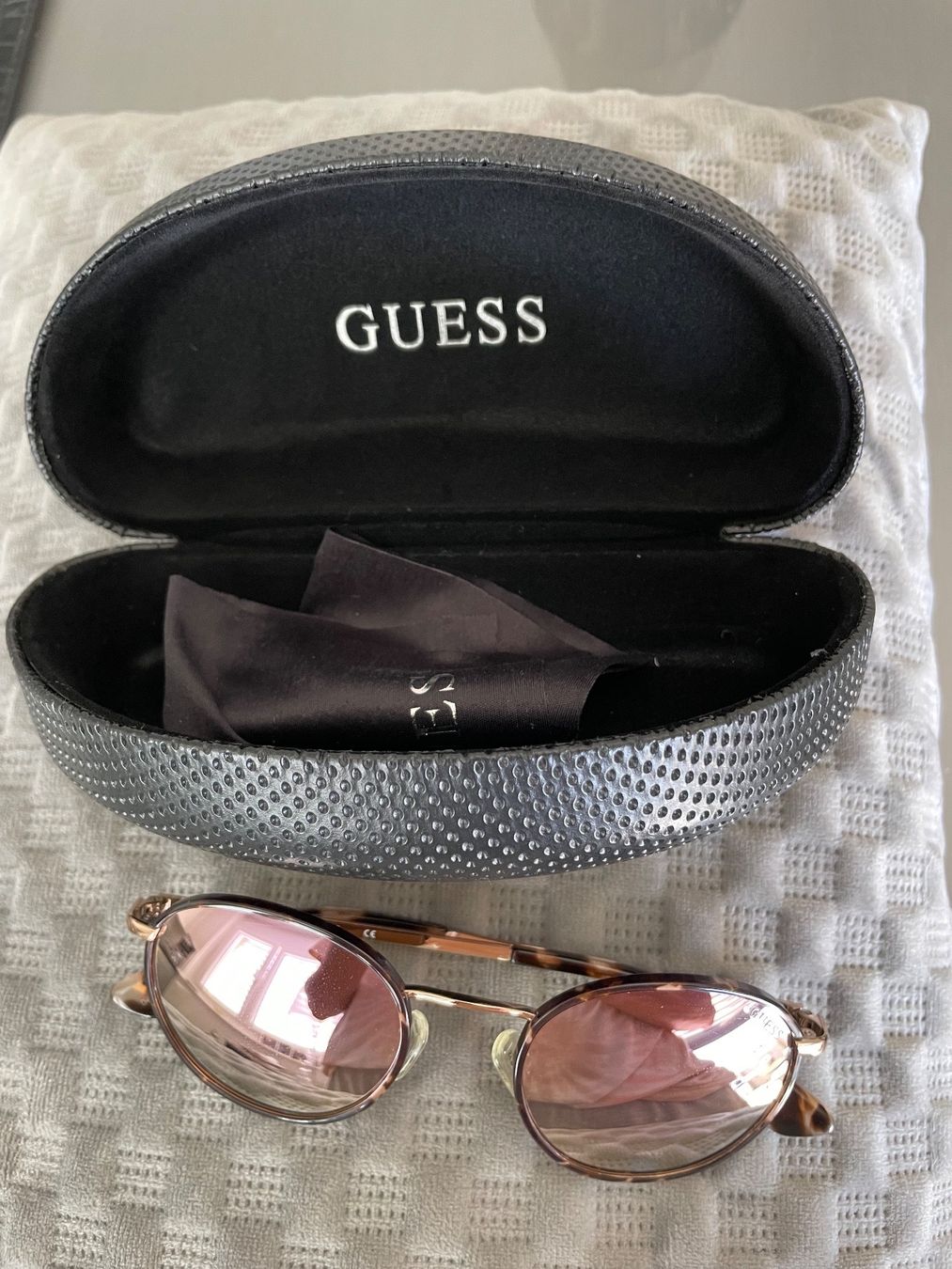 Guess Brillen & Gläser: GUESS Sonnenbrille – Neu (gemäss Beschreibung) aus Zürich von SeldaY 5
