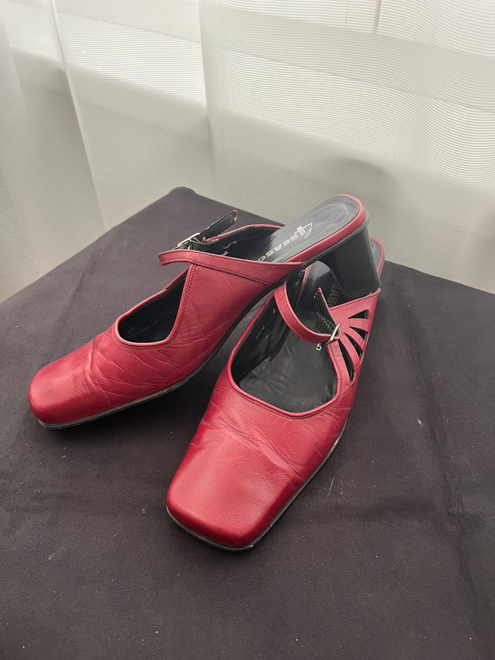Chaussures femmes: 4 Seasons Pumps Gr.5 – D'occasion à Ebikon par gabi957
