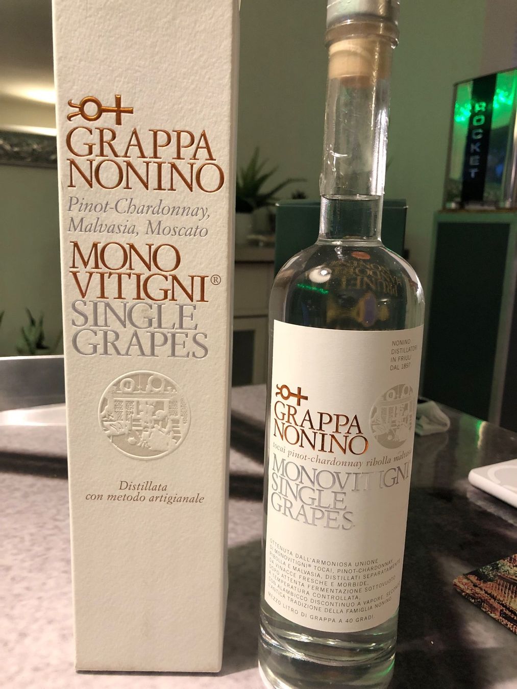 Bevande alcoliche: Grappa Monovitigni Single Grapes - Nonino Distillatori & Box – Nuovo e nell'imballaggio originale da Zürich venduto da good-rabbit 1