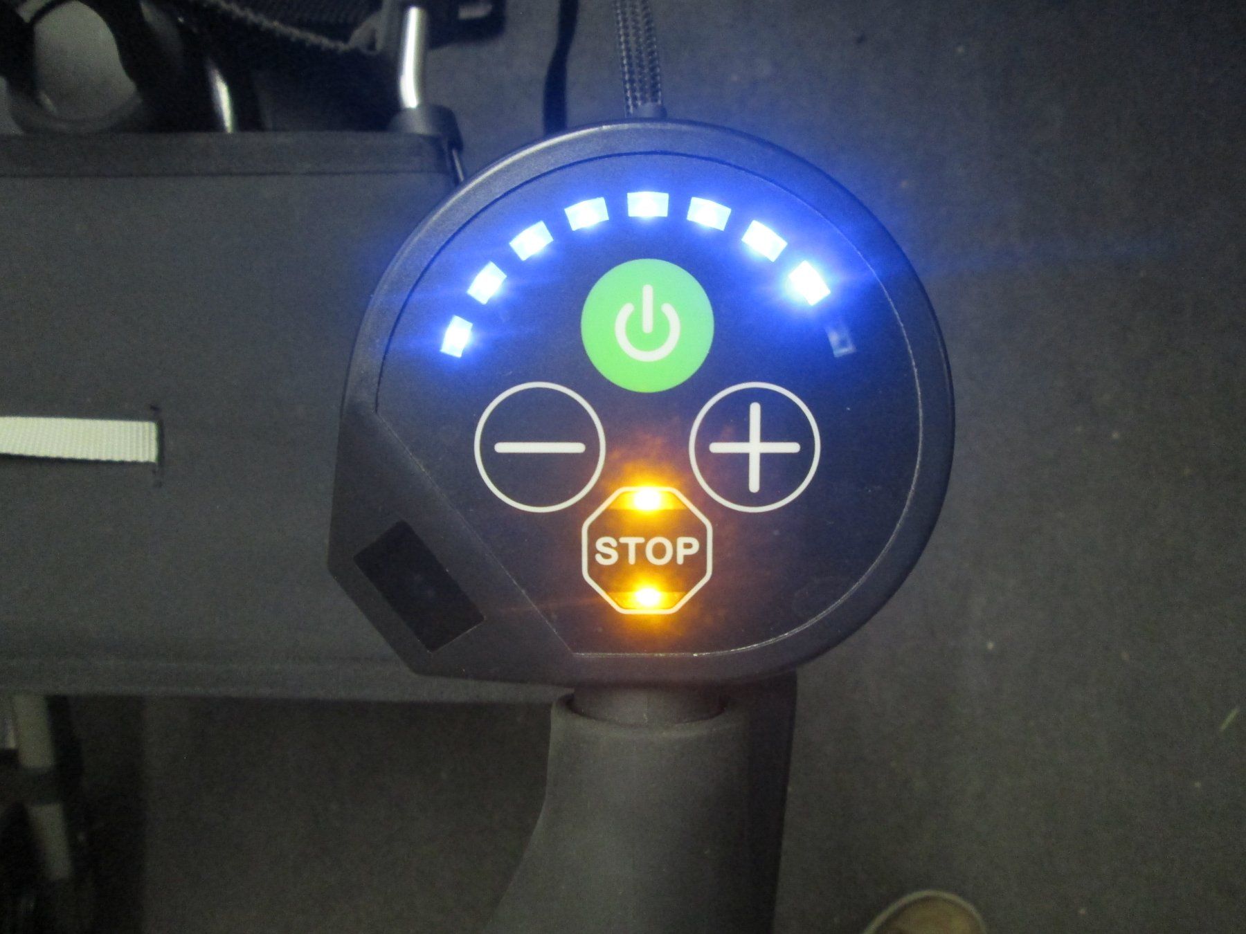 Ausili per la deambulazione: original ELLO Elektro Rollator / neuwertig – Nuovo (secondo la descrizione) da Rapperswil SG venduto da designandmore 4
