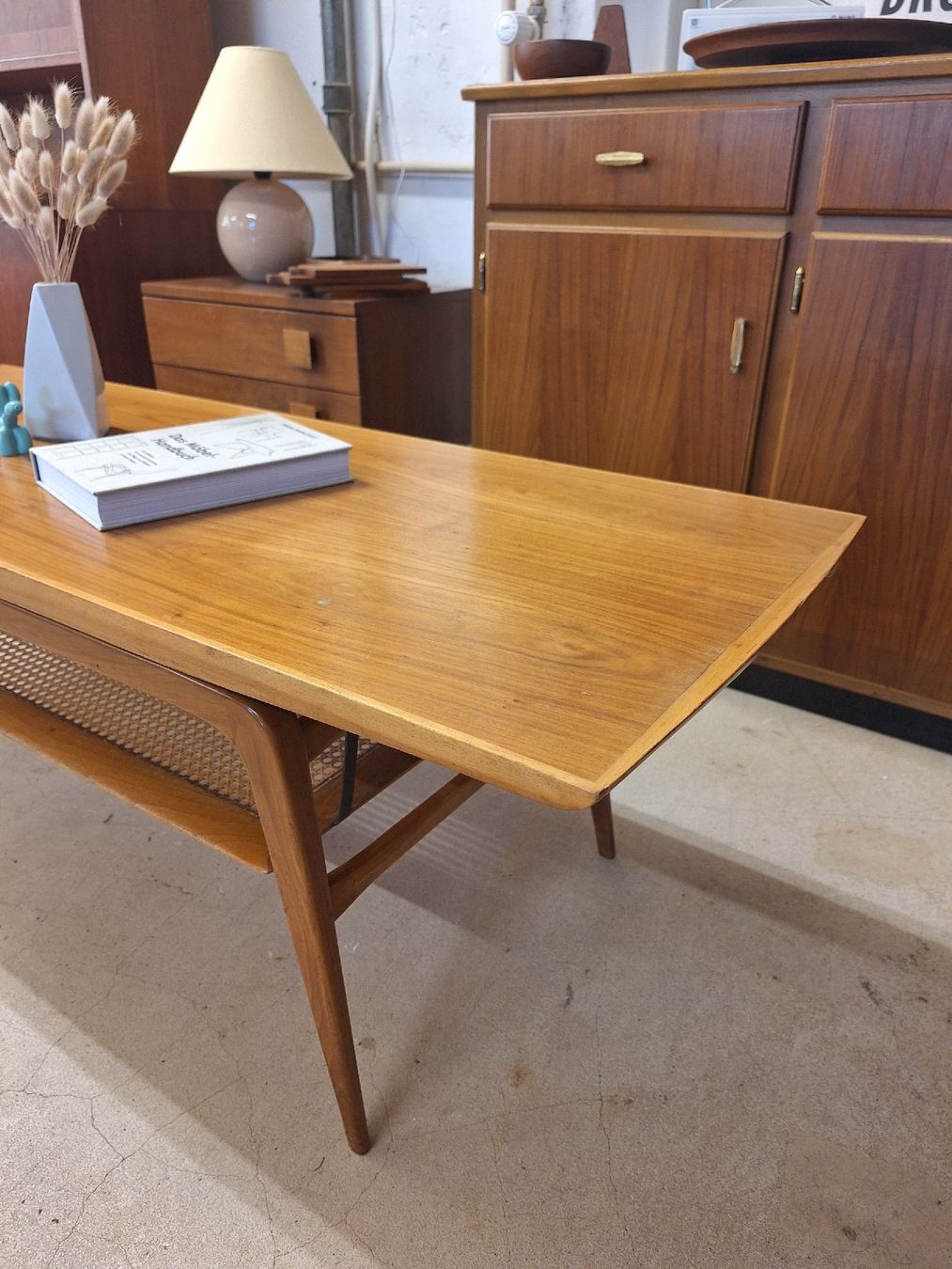 Tavoli: Mid Century Couchtisch, Vintage, Nussbaum – Usato da Urtenen-Schönbühl venduto da Atelier21_bern 4