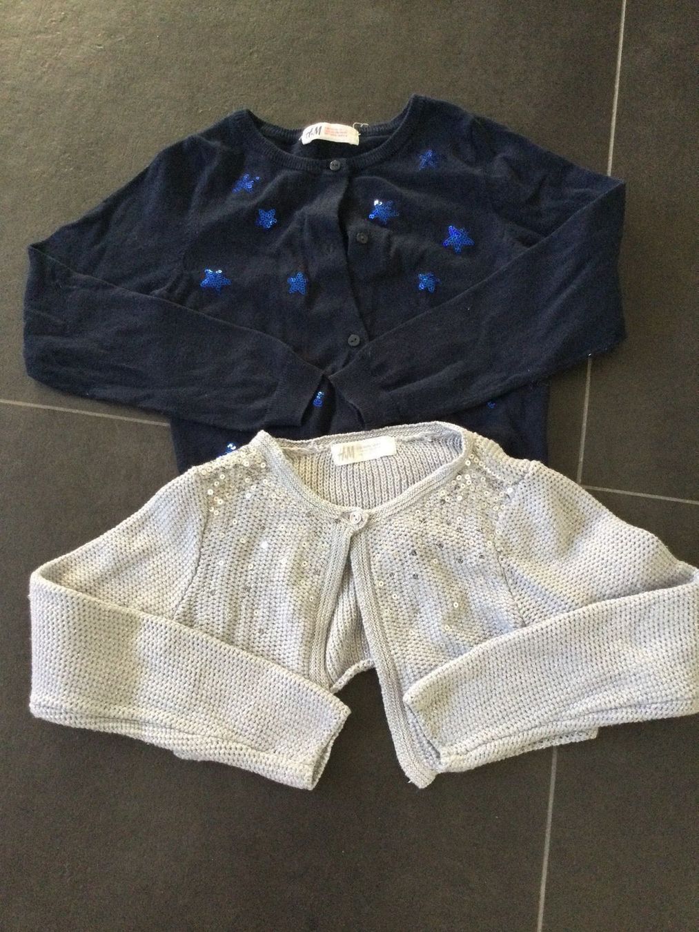 Lotti & Set di vestiti: Jäckchen-Set von H&M, Grösse 110/116 – Usato da Matten b. Interl venduto da MrMrsUSA