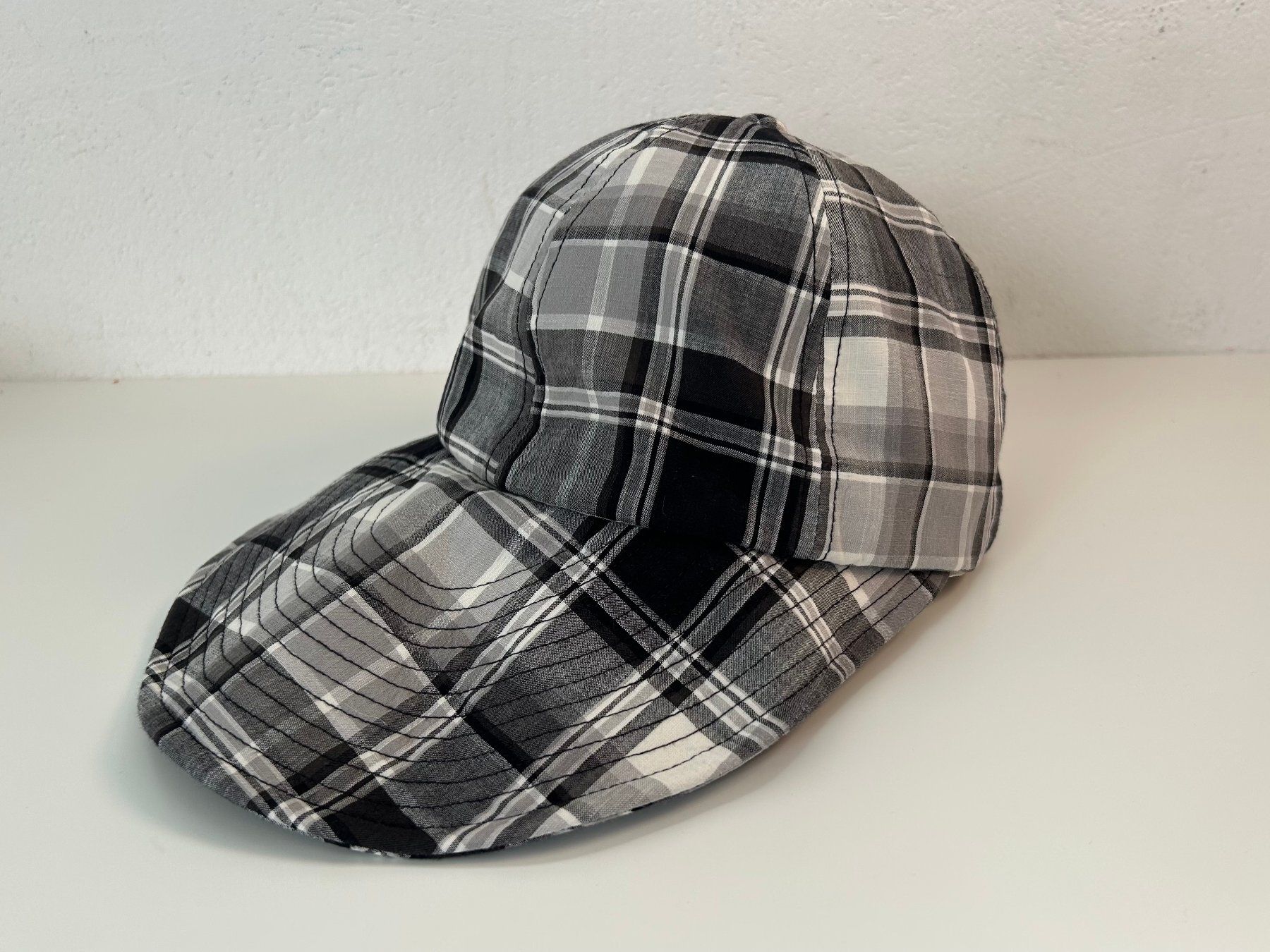 Copricapi, berretti & cappellini: Uniqlo C / Sommerhut – Usato da Dietlikon venduto da Mankai