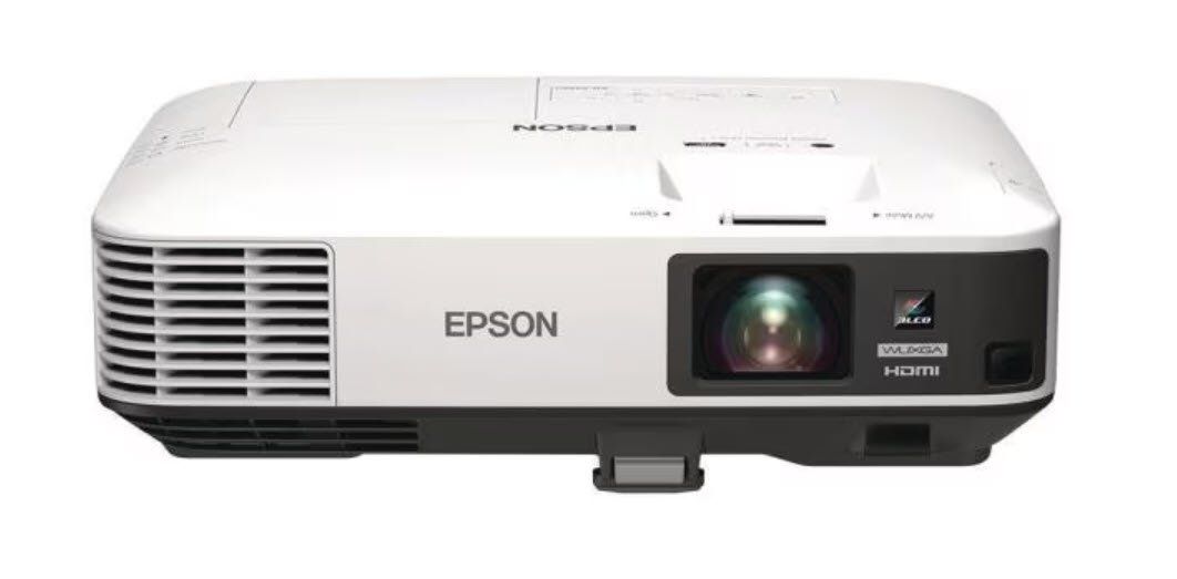 Proiettori: Epson Projektor EB-2250U (Beamer) – Usato da Wädenswil venduto da orgalg