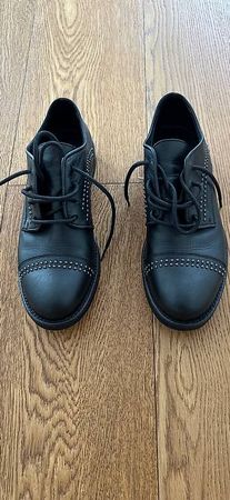 Scarpe basse stringate 