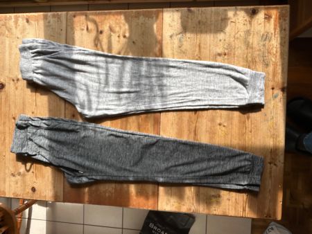2x leichte Sporthosen für Mädchen ca. Gr.164