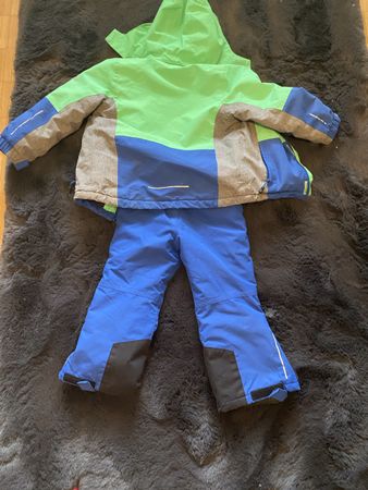 Kinder Skianzug Grösse 110 Jacke Hose mit Latzhose Set