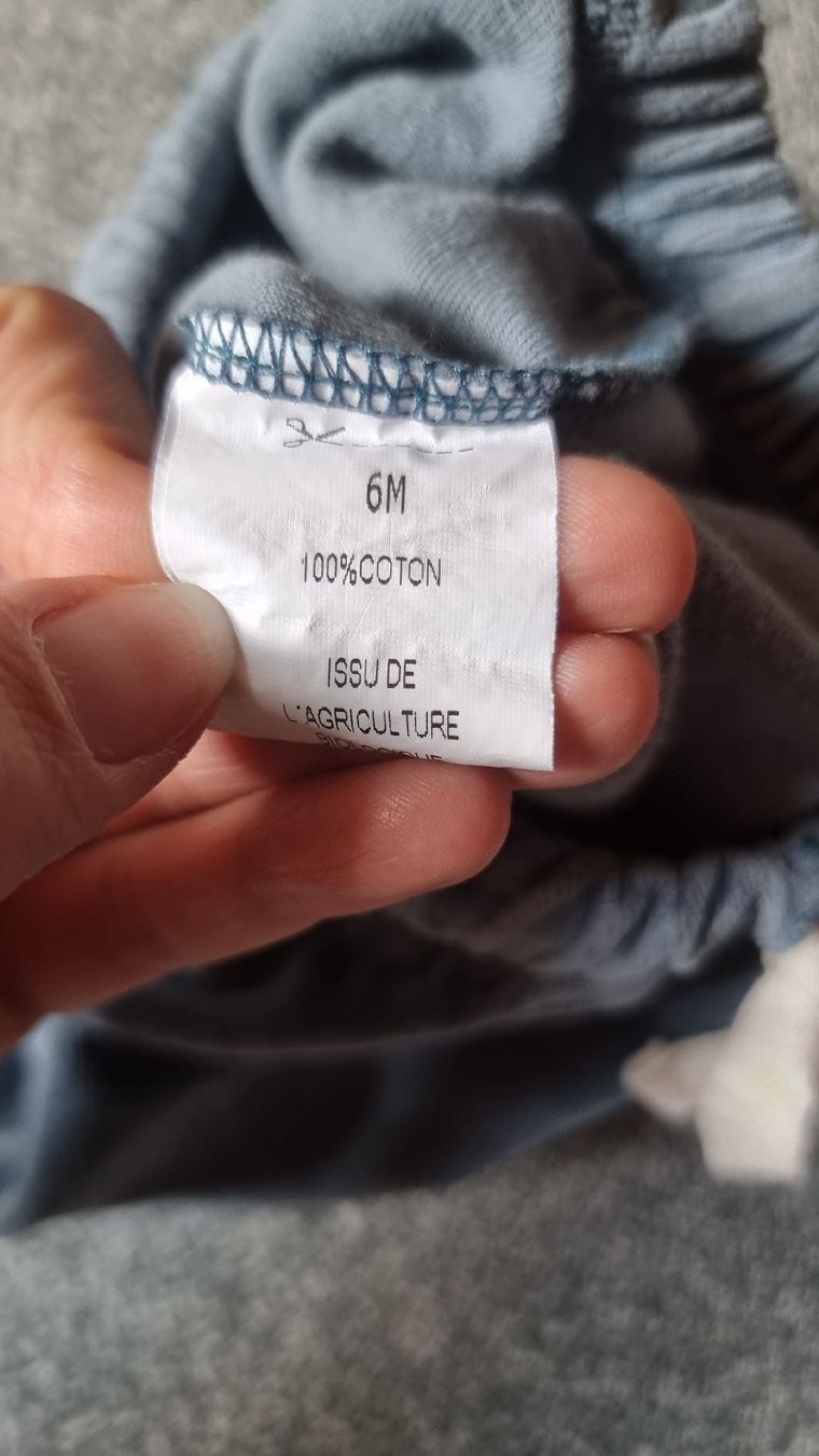 Pantalons: pantalon poudre organic 6 mois  – D'occasion à Les Breuleux par Mily1991 2