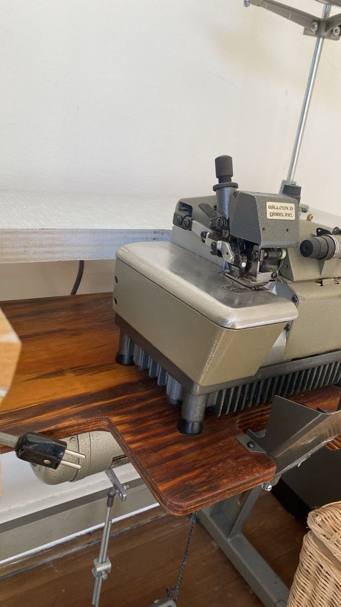 Macchine da cucire: Industrie Overlock-Nähmaschine – Usato da Zürich venduto da jana.kdri 6