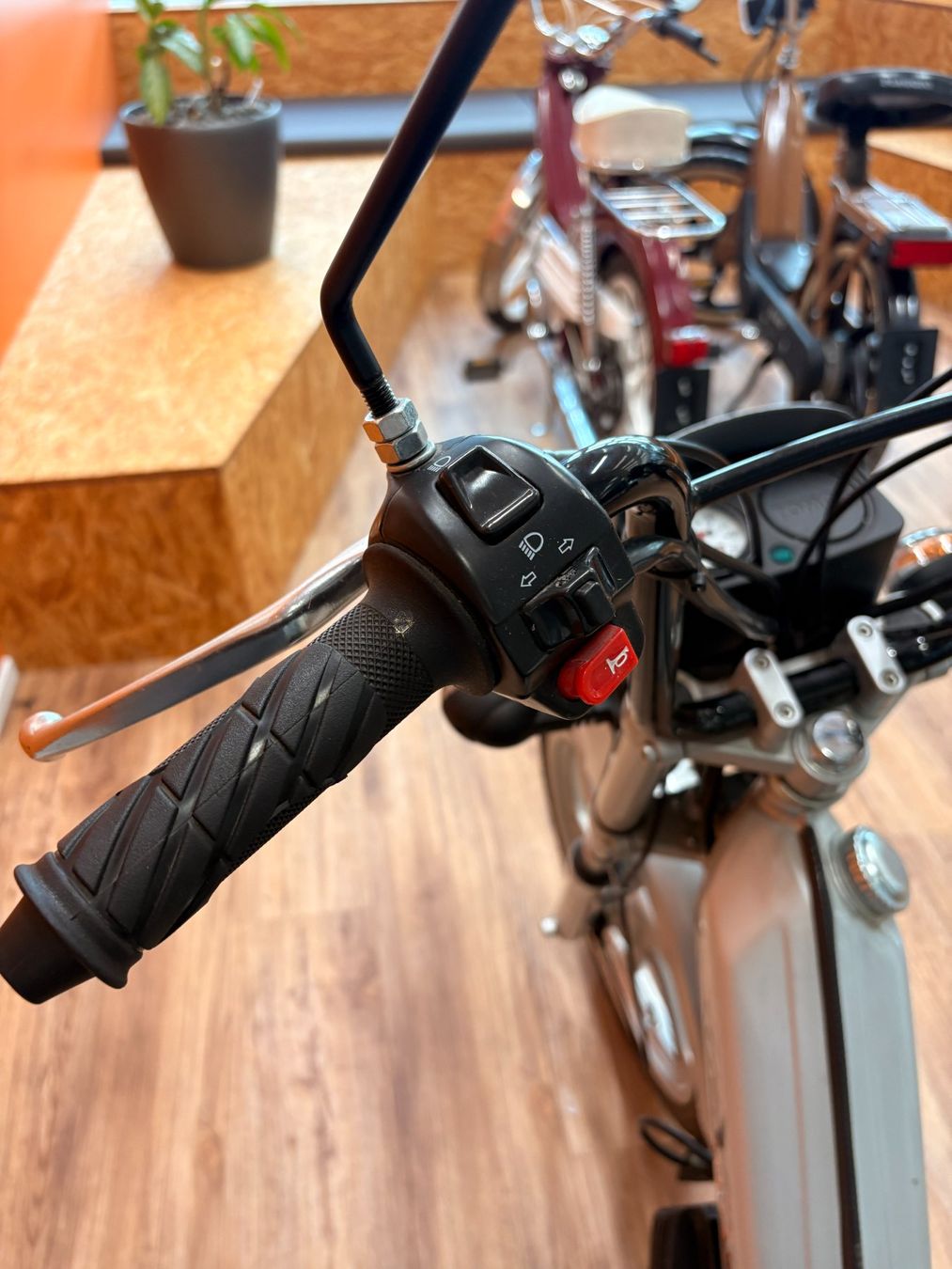 Tomos Cyclomoteurs: Tomos Quadro Töffli (silber) – Défectueux à Zug par Ricardo 3